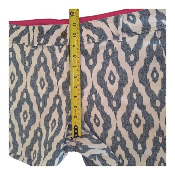 Isaac Mizrahi Tailored Short in Blue Ikat Print Women's size 14 - Picture 5 of 11